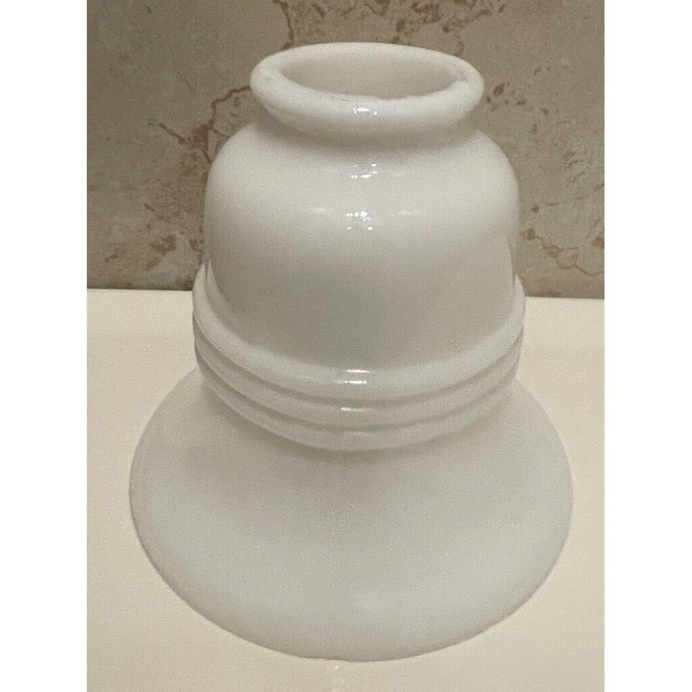 Quorum White Milk Opal Glass Shade Sconce Fan Horizontal Ridges 2522 Vtg 2.25”